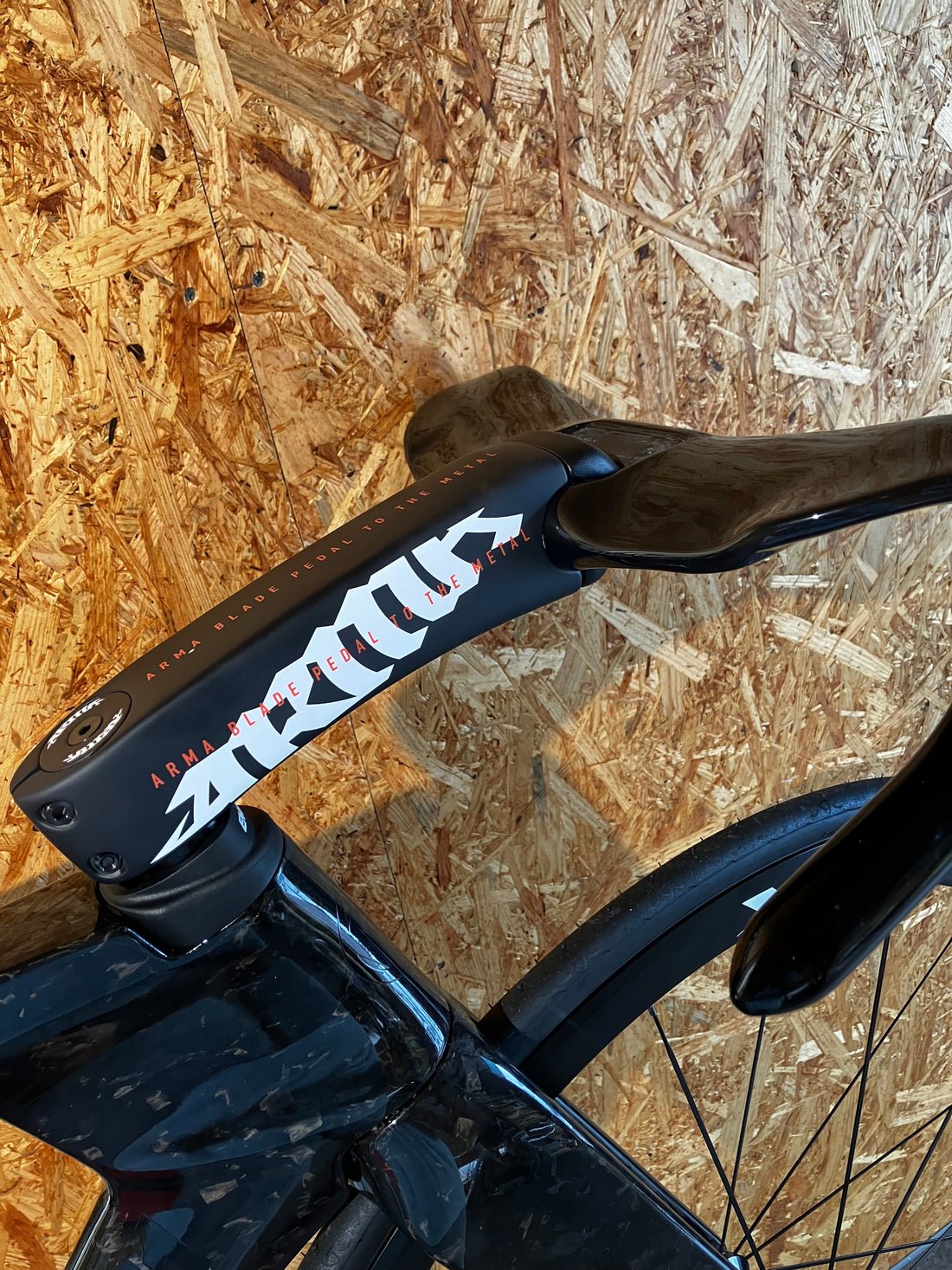 ARMA CARBON HAMMER STEMが104サイクルに降臨！